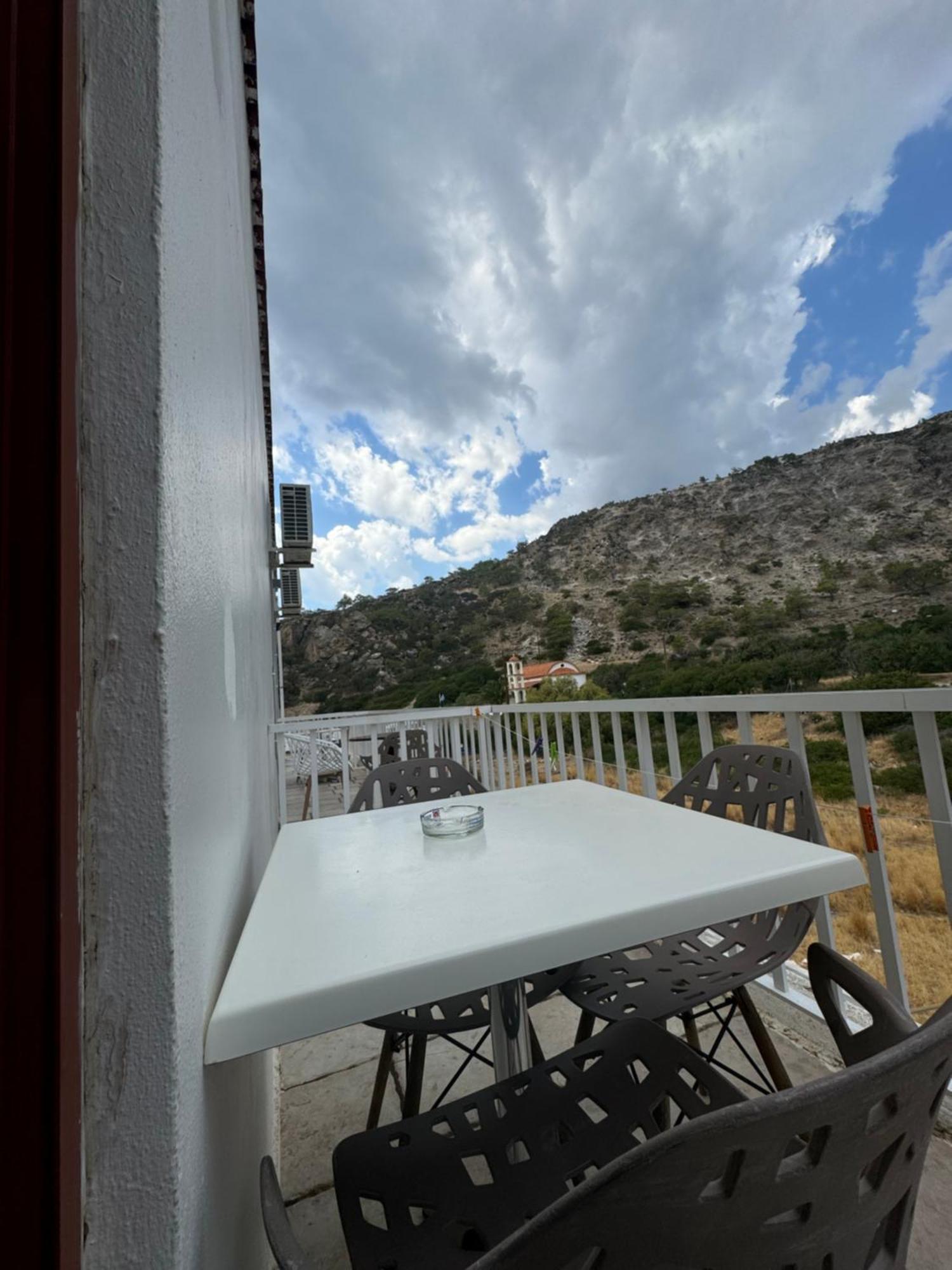 Hotel Zorbas Sougia Exterior foto