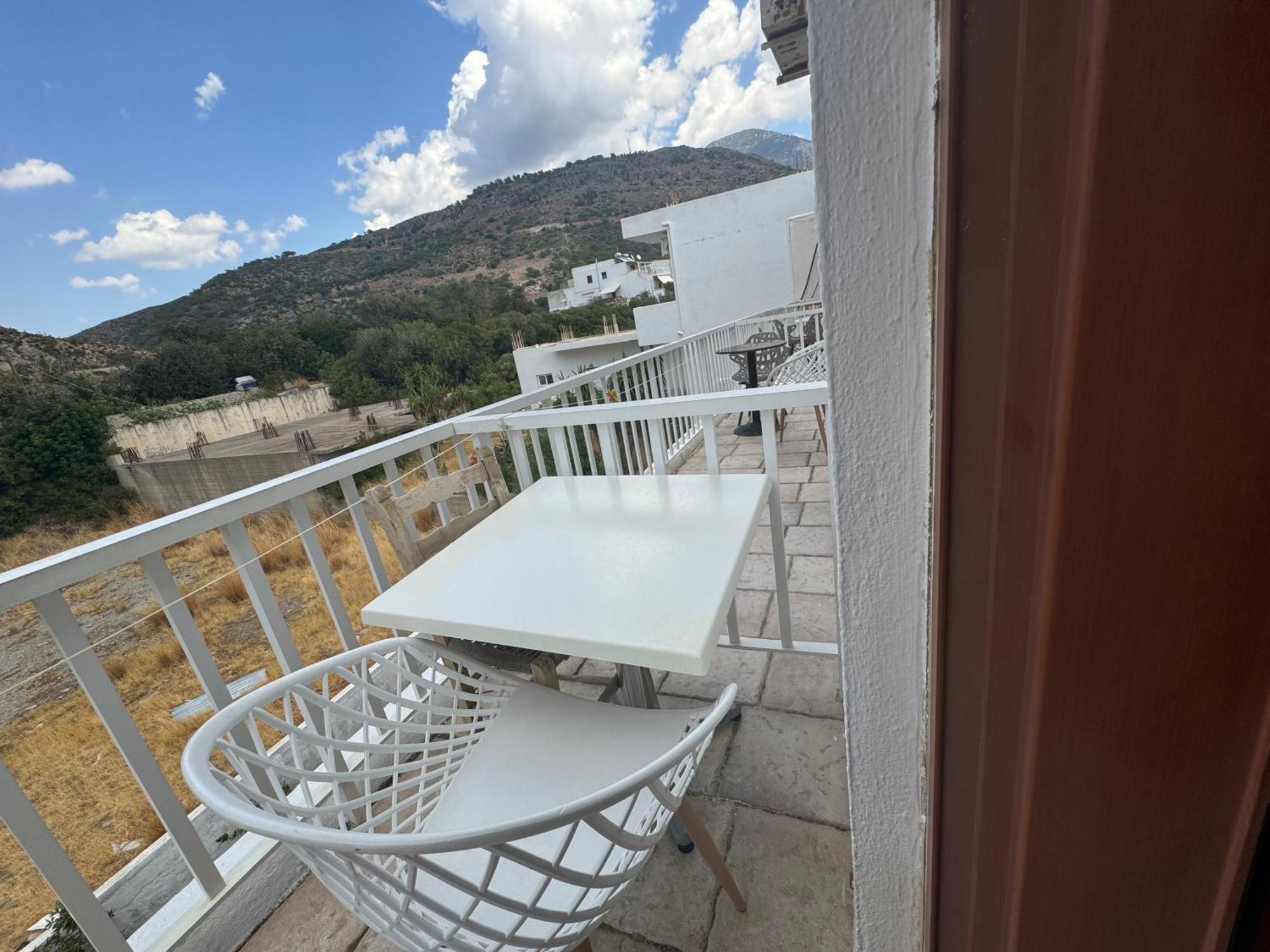 Hotel Zorbas Sougia Exterior foto